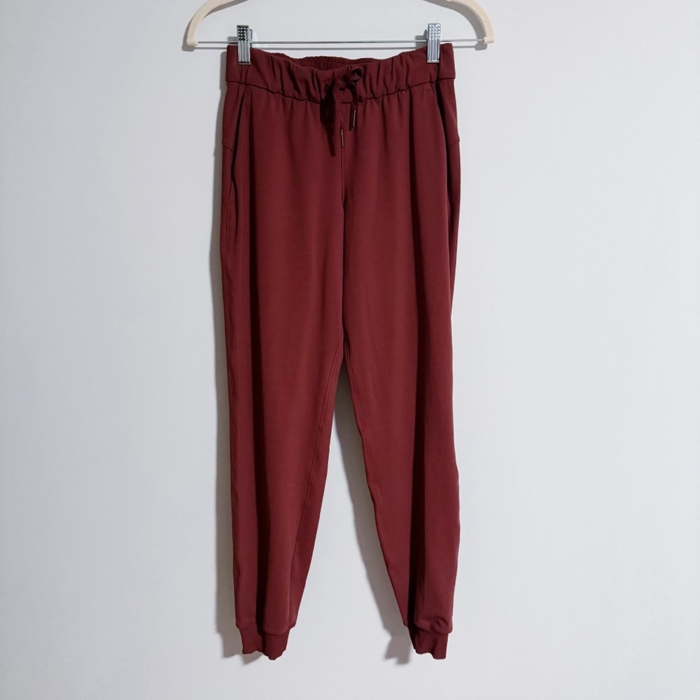 Lululemon - Dark Red On The Fly Jogger Pants